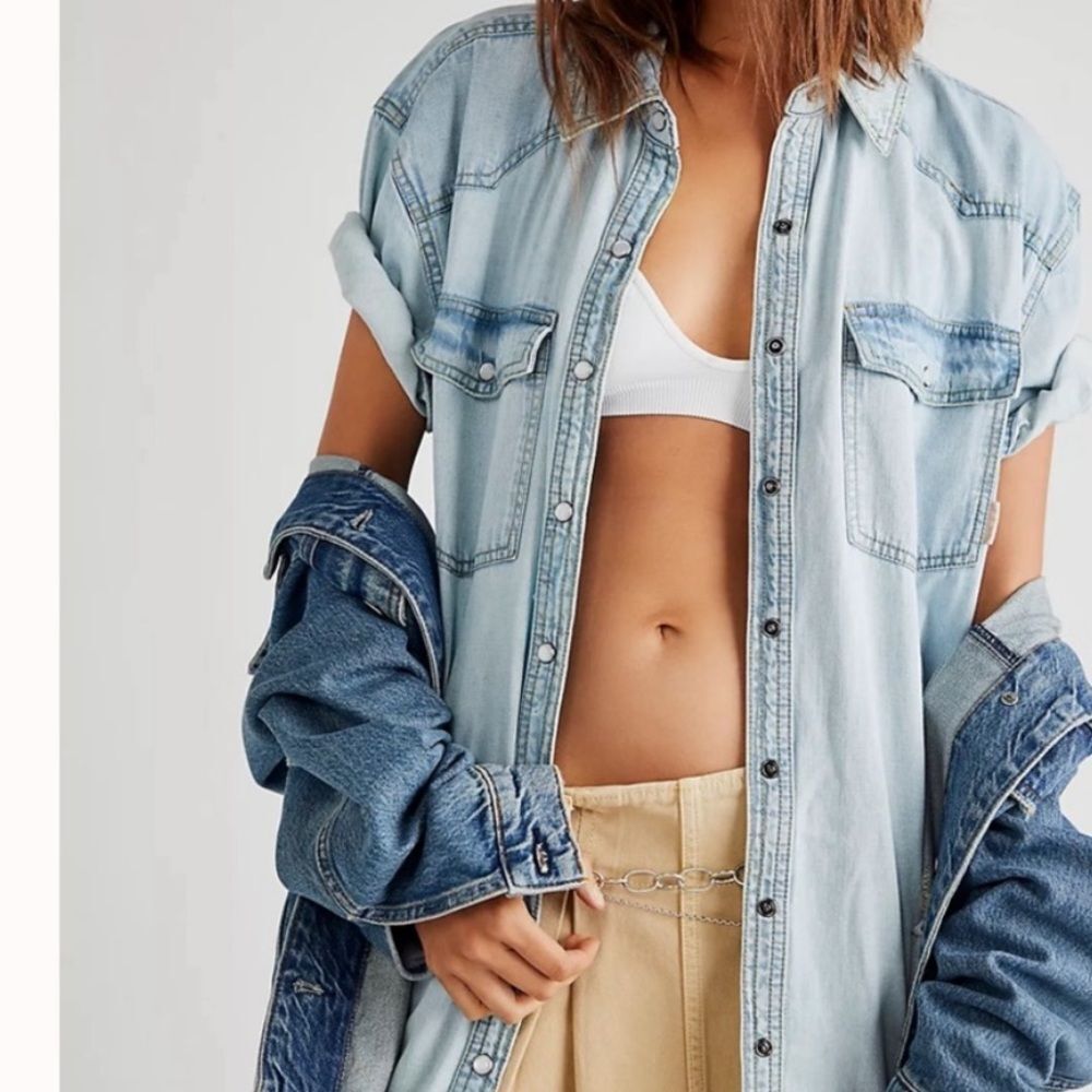 Preowned Free People We The Free The Short Of It Denim Top Medium